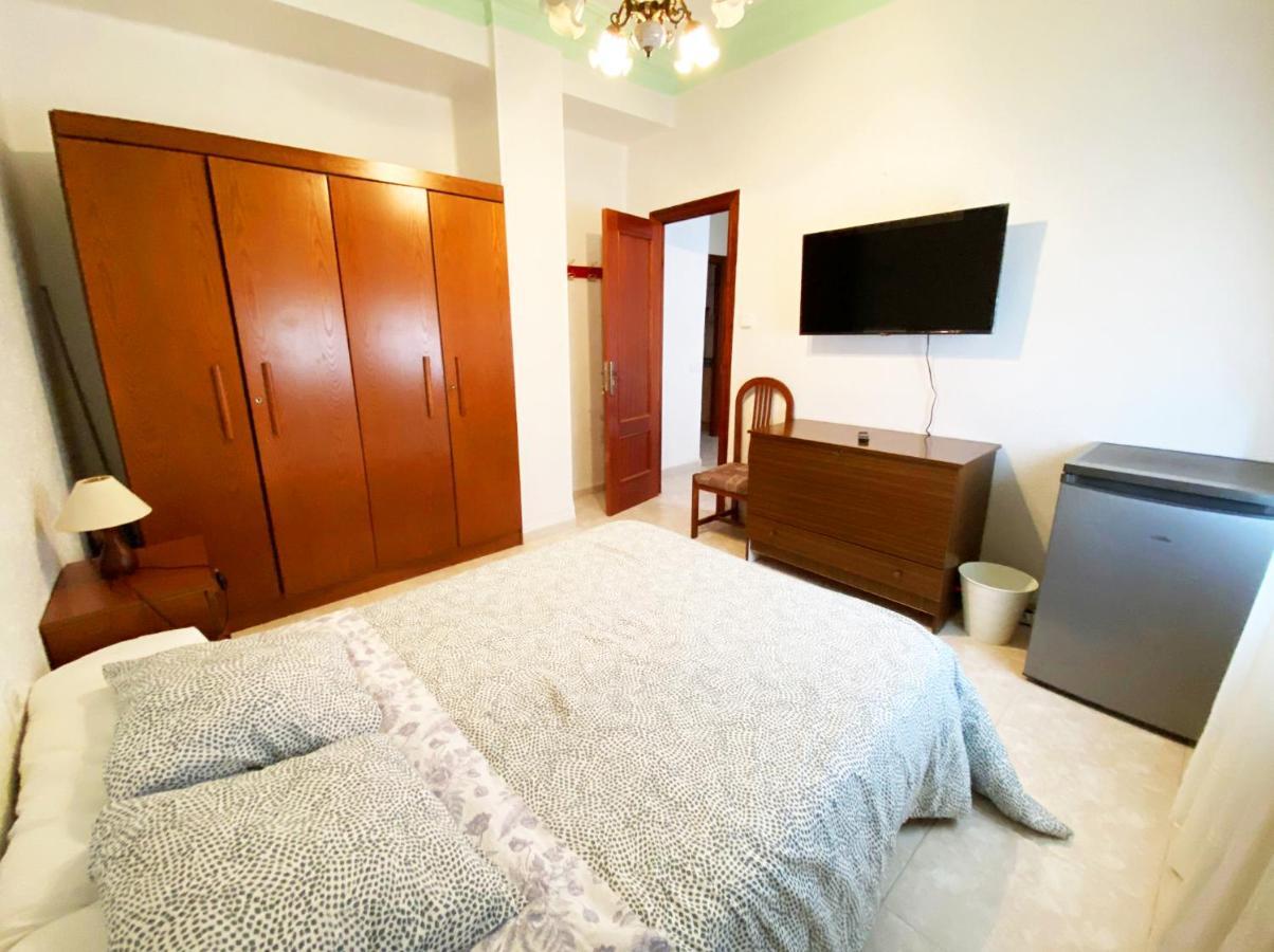 La Malvarrosa Beach Rooms In Shared Apartment فالنسيا المظهر الخارجي الصورة