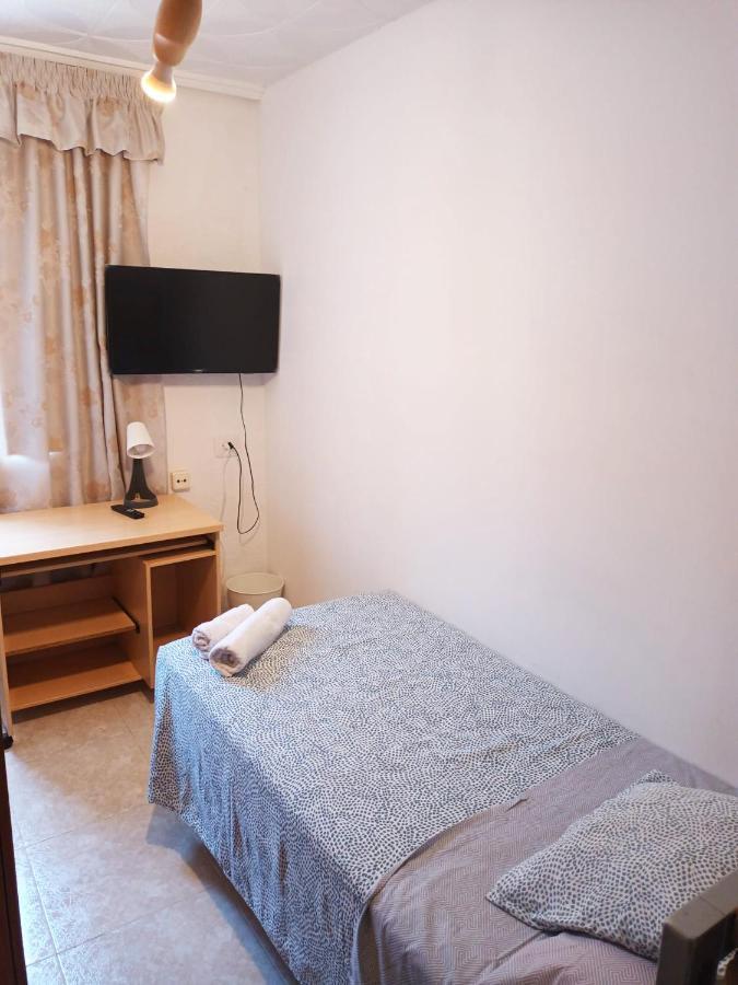La Malvarrosa Beach Rooms In Shared Apartment فالنسيا المظهر الخارجي الصورة