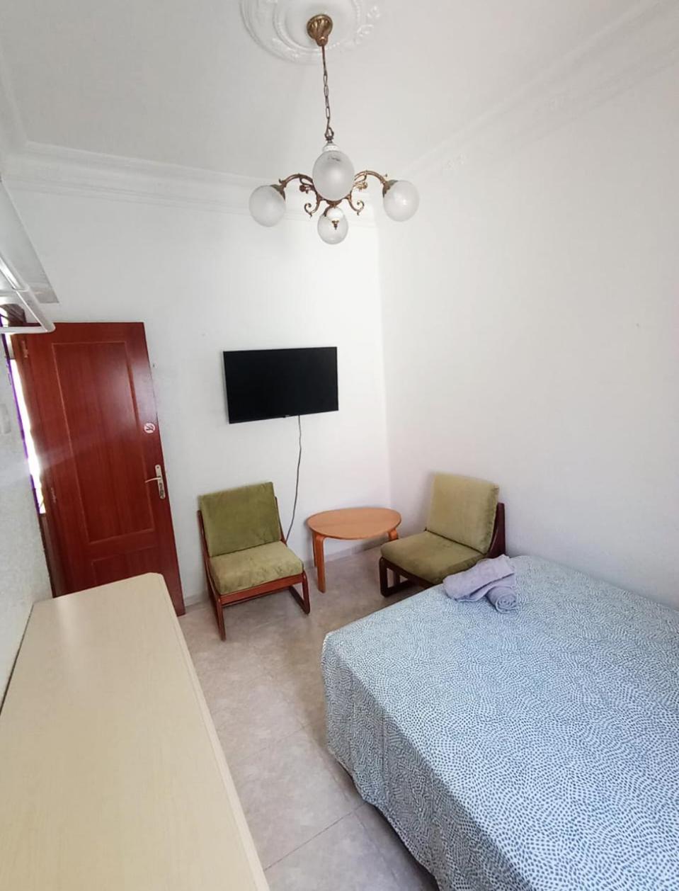 La Malvarrosa Beach Rooms In Shared Apartment فالنسيا المظهر الخارجي الصورة